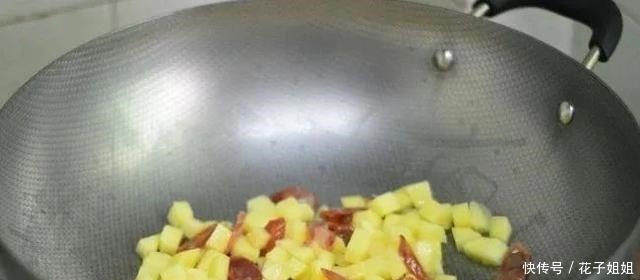 3道电饭煲版懒人焖饭，饭菜一锅出，满嘴喷香，美味省心~！