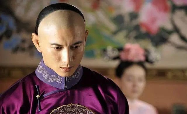 晚年|儿子众多造成晚年九子夺嫡皇室奇观的康熙,为何不立长子为太子