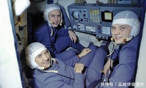 宇航员 3位宇航员永远因太空沉睡,唯有他飞到了冥王星,即将离开太阳系