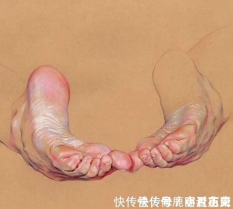 脚部&他只画手和脚,作品“肉感”十足,似乎让人能感觉到温度