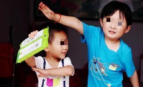 奶粉|从小喝“母乳”和不喝“母乳”的孩子,长大后有啥差别差距明显