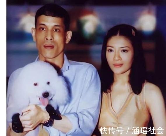 写真!泰国最美王妃被废前夕设计师跪地给她整理衣服,纵容娘家人圈钱