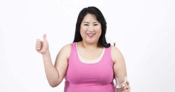 位数|女人体重超过120斤，睡前做不到3件事，体重会降到“2位数”！