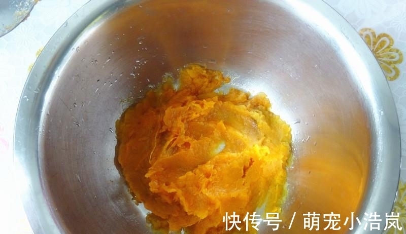 秋天，这碱性食物要多吃，和面粉拌一拌，不发面饧面，好做又好吃