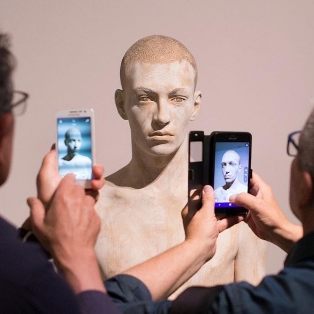 布鲁诺!他将灵魂注入木雕,把木头变成艺术品,靠神技征服众人