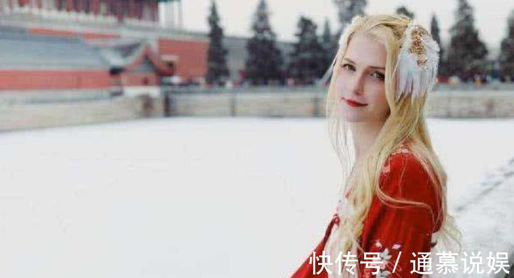 东方女性#当外国人迷上中国的汉服,白人的高颜值,黑人意外的好看!