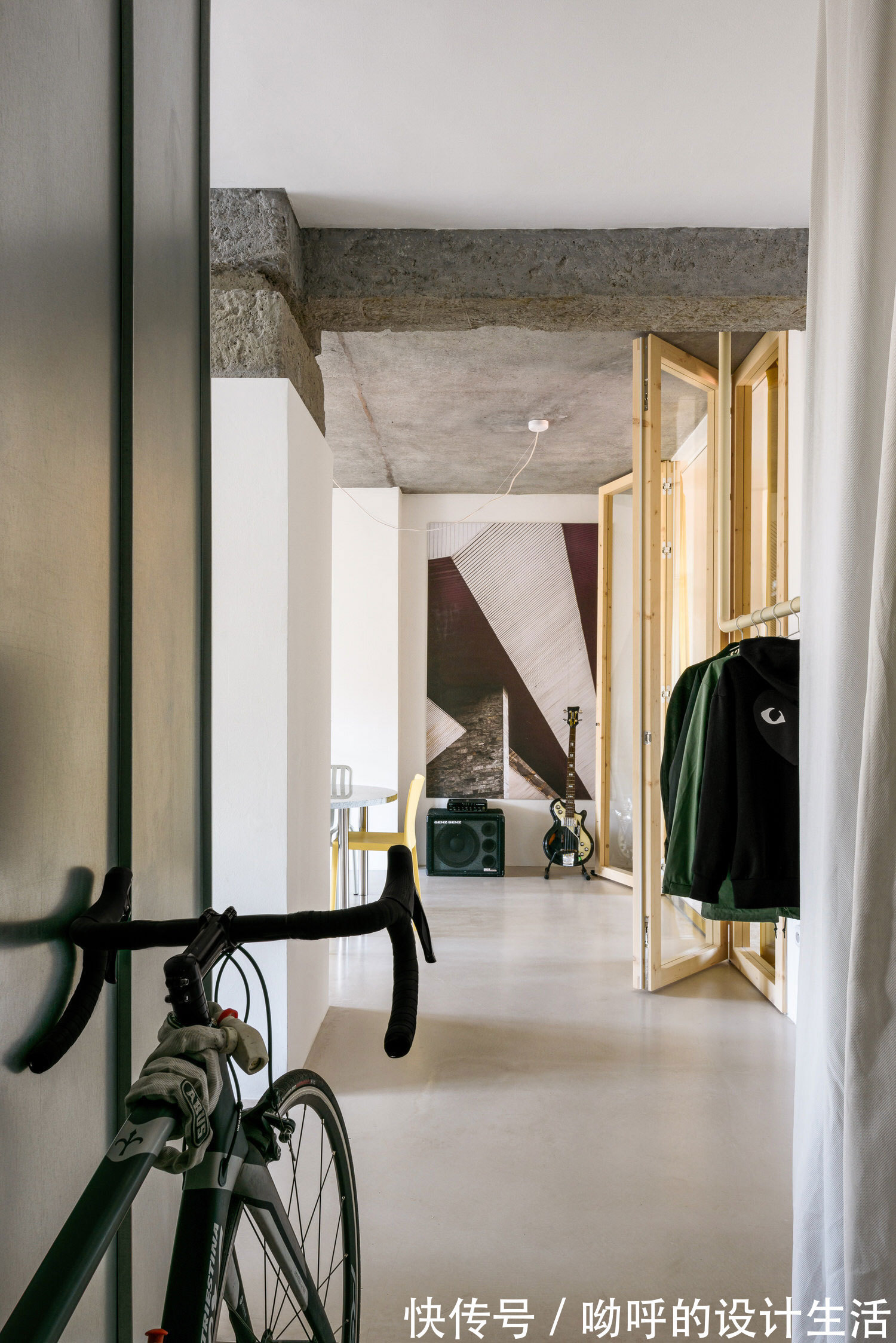 大胆的极简主义:Alan Prekop两室公寓