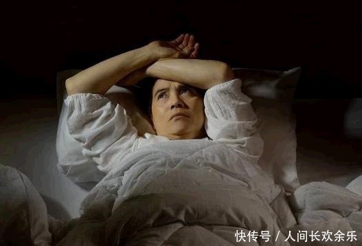 胎儿|孕妇表示起夜困难，不愿起夜，其实憋尿对胎儿伤害很大