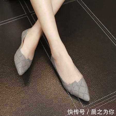 尖头 尖头细高跟鞋,是专属于女人的梦幻鞋款,既能挺拔身材又能彰显美