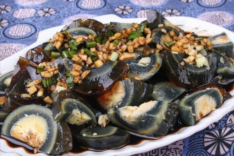 做凉拌皮蛋，3味调料是关键，记住正确做法，不腥不涩，鲜美好吃