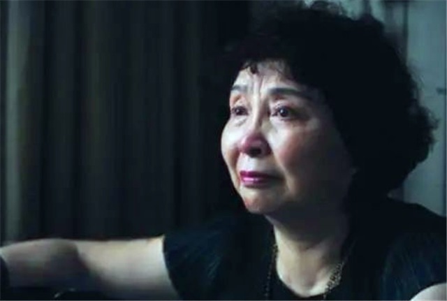 高龄|晚年丧女,6旬老人不听劝告生双胞胎女儿,11年过去,现怎样了