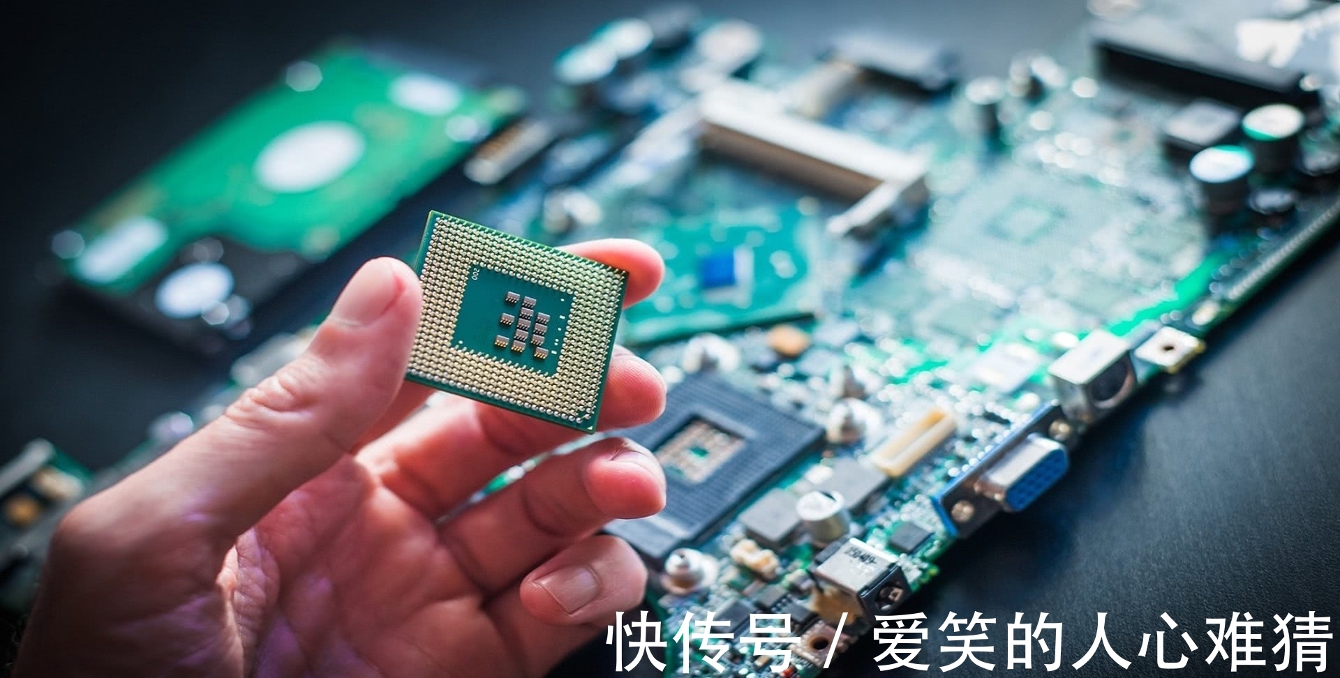 海思|关键时刻，华为放出“双芯叠加”技术专利，可优化14nm媲美7nm