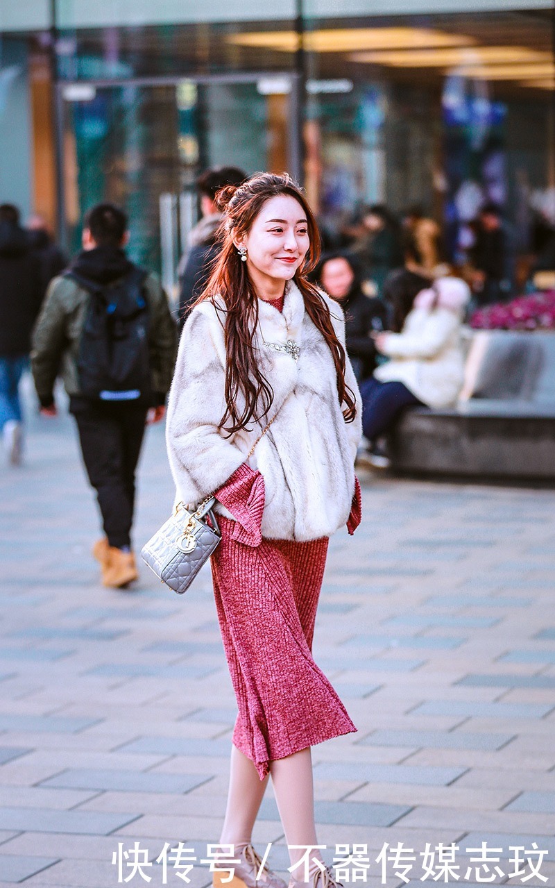 穿搭能够|街拍:时尚其实就像空气一般潜移默化的存在在我们身边