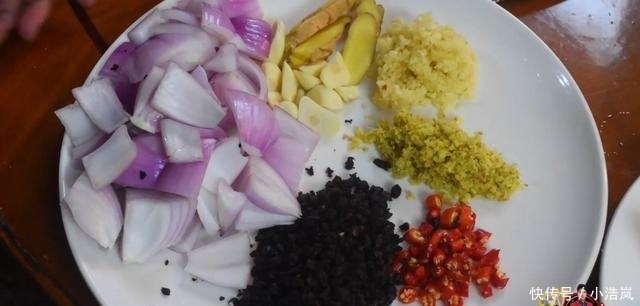 砂锅鲶鱼最好吃的做法,简单美味又下饭,看看你喜欢吃不?