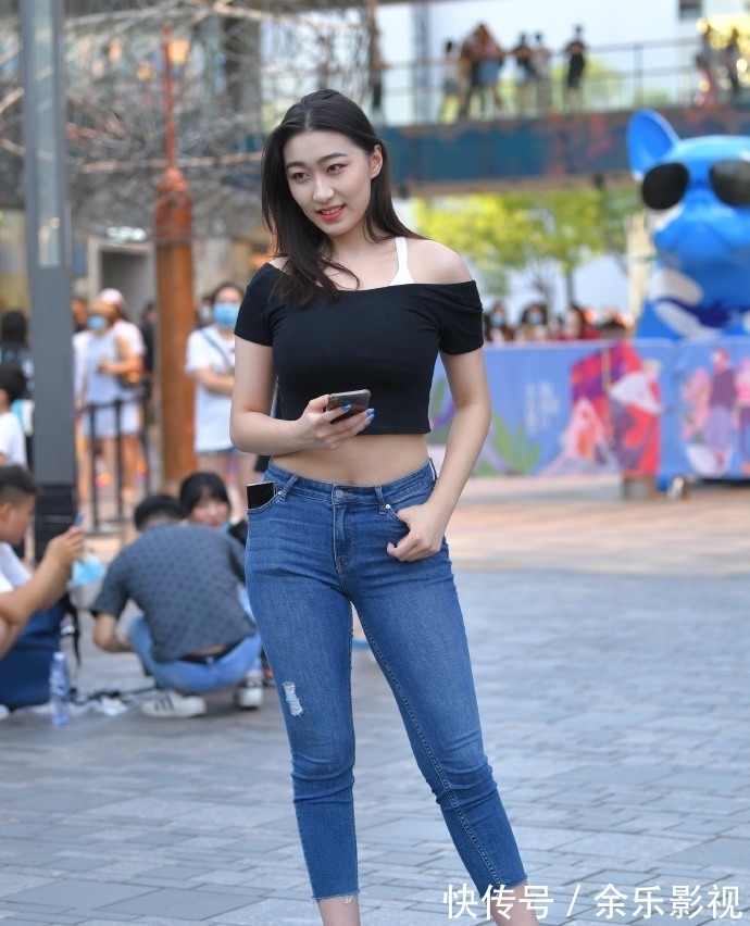 姐姐 微胖姐姐的时尚修身裤,轻松隐藏“小肉肉”,大方展现气质美!