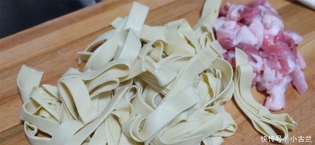 个子|表弟12岁身高1米7,就是爱吃“它”,吃再多不会腻,个子还在窜