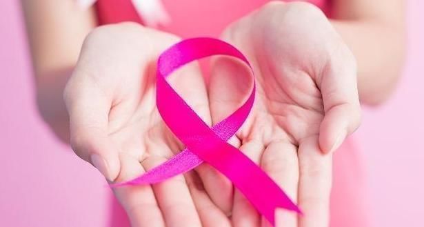 不动手术|43岁的女人胸部里有玉米糊,她后悔得哭了,16年前她不该做此事