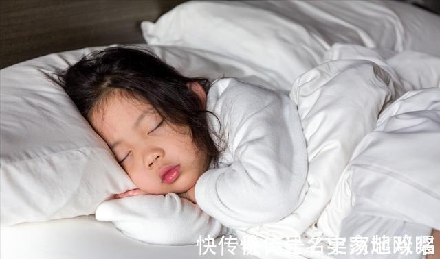 深度睡眠|娃身高体重都偏低,妈妈及时调整饮食和生活习惯,孩子长高长胖了