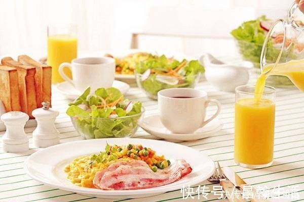 胸闷|血压高的人,身体出现“四个表现”,猝死即将来临,赶紧告诉家人