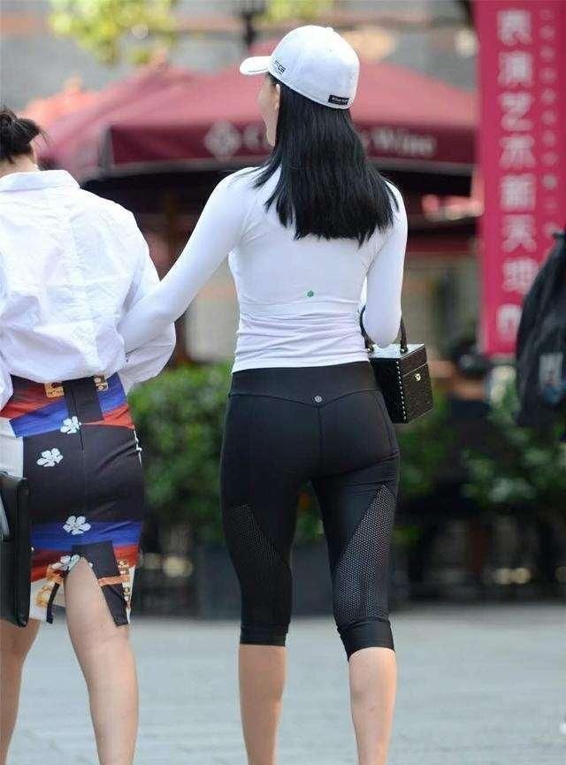 打底裤的造型不止时髦，塑造清纯少女感，女神风格更突出