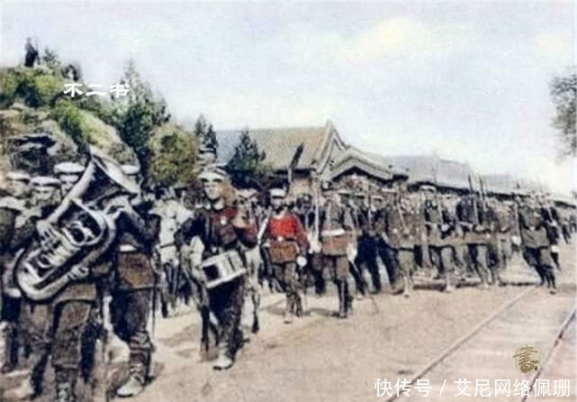八国联军|镜头下八国联军侵华,耀武扬威在皇城阅兵,见证清末衰落下的耻辱