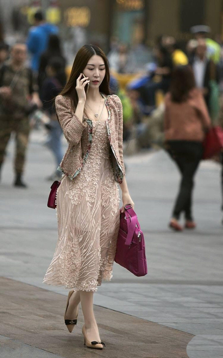 淑女|什么是淑女范儿辣妈完美诠释出来了吧,美艳无比