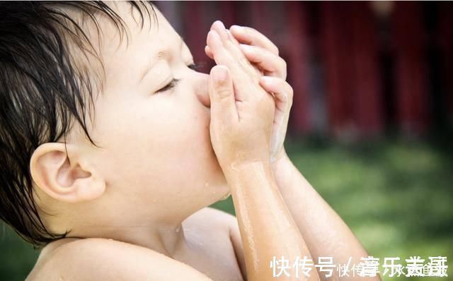 阴差阳错|婴儿出生证护士打错名字,“阴差阳错”成就好名字,宝妈看后乐了