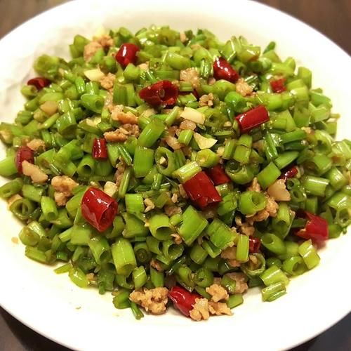 钙质|冬天,多给孩子吃这菜,每天炒一盘,解油腻,补钙质,孩子长个头