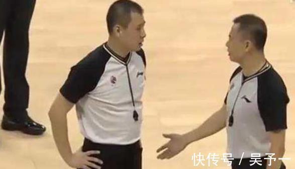 胡金秋|球员和记者对喷,裁判摇头无奈改判,CBA本赛季最奇葩的一场比赛