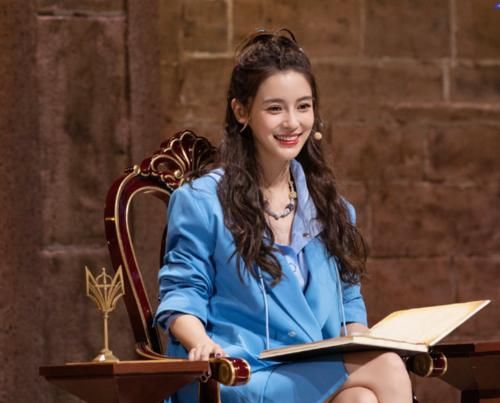  赵小棠|姐妹资源双开，虞书欣常驻《跨次元新星》，赵小棠也迎来个人综艺