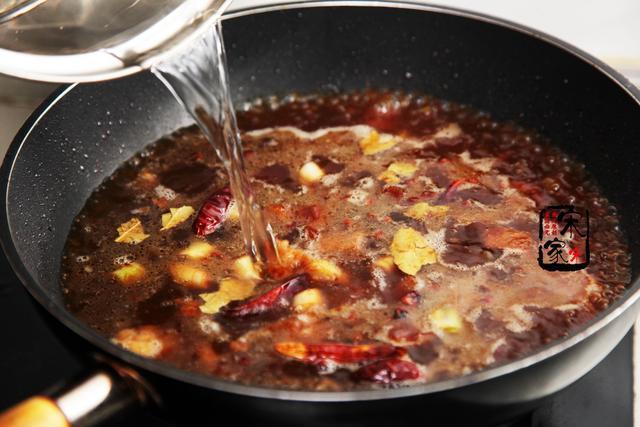  外婆家|外婆来小住，我花70块钱做了1锅红烧牛肉，外婆70元能花好久呀