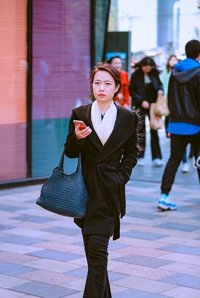 你才能够让|街拍学会时尚达人们的穿衣之术,你也可以轻而易举地穿出时髦感