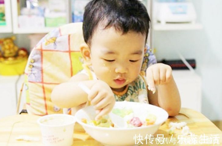 喂养|一岁孩子喂养有讲究,宝妈做好“5件事”,孩子成长不耽误