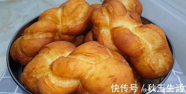 面粉别只会蒸馒头了，加3个鸡蛋，做出创意小吃，比蛋糕油条好吃