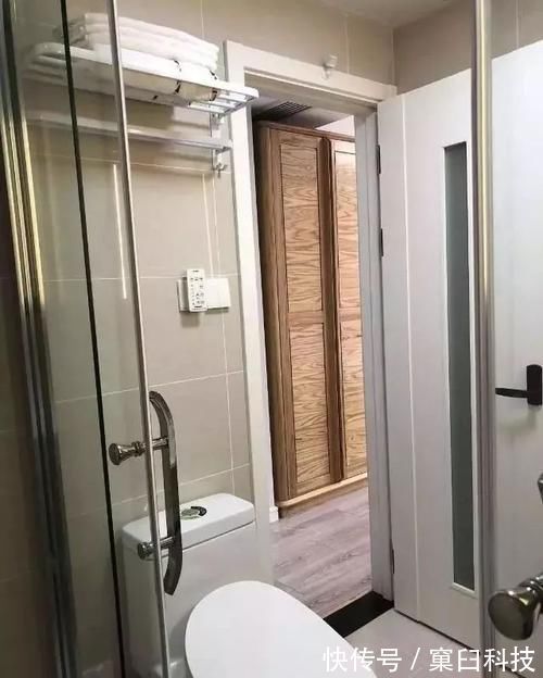 实用|老公不听劝非要在门口砌半堵墙，装好后发现太实用了，晒晒！