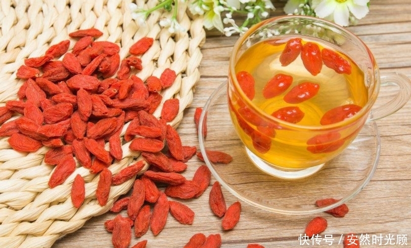 枸杞和“它”是天生一对,若能连喝,肝脏变干净,肾也会变好