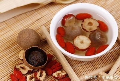 治疗|桂圆和此物一起泡,每天一杯,气血好了,睡眠也好了,还治疗闭经
