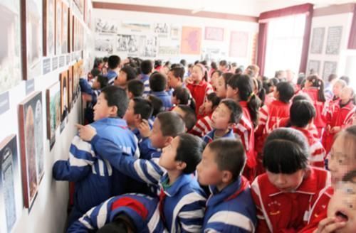 手机|孩子要不要买手机老师家长最好买,不然孩子会吃大亏