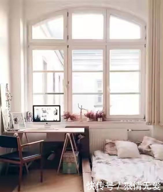 拥挤|卧室再小都不用担心,这样布置再也不会显得拥挤,比榻榻米还实用!