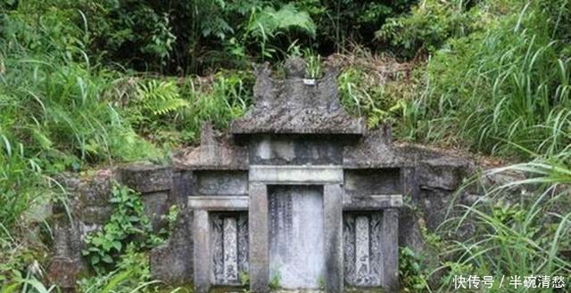 至今|中国有一座很奇怪的墓碑,刻有两字,人们至今无法解释