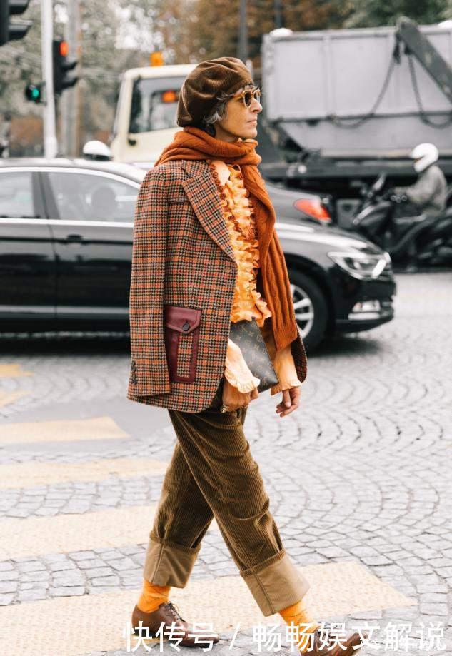 大衣|最近流行的“格纹大衣+裸靴”,小个子穿时髦好看,美得毫不费力