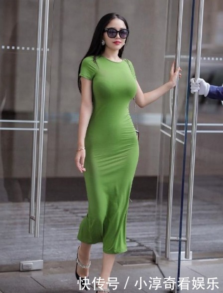 公主范的裙子搭配清新甜美，柔美大方的风格