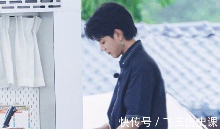 艾特|《中餐厅》录制结束后,丁真回家乡后更博感谢,只有龚俊没被提到