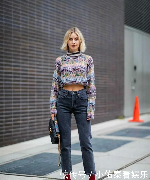 秋冬|今年秋冬的最百搭奖,我颁给“毛衣+直筒裤”,不分年龄谁穿谁美