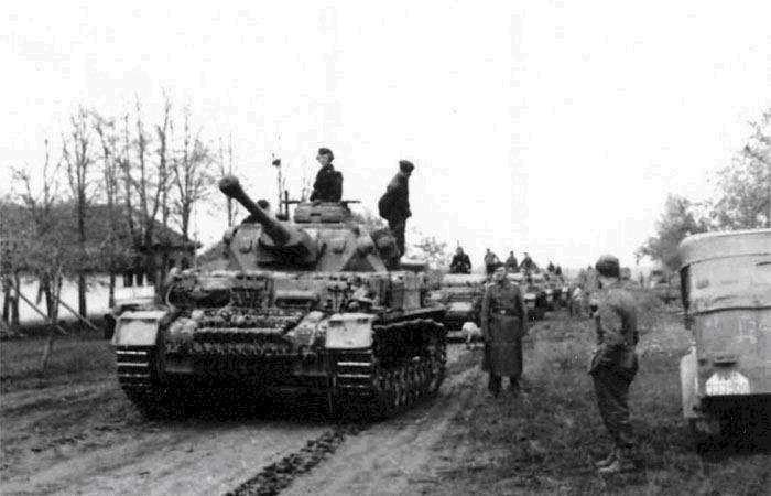 希特勒|二战时期,为什么希特勒可以打败整个西方,却最后被苏联消灭?