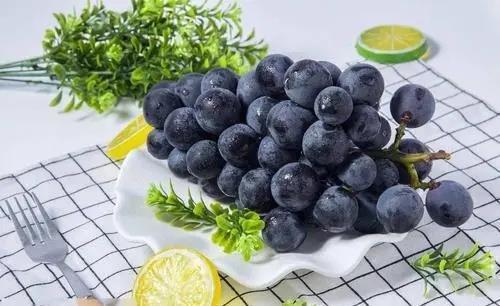 碱性|三伏天出汗多,6种“碱性”水果记得吃,营养极高,不要错过了