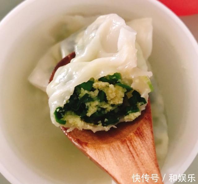 包韭菜饺子时，韭菜老出水大厨教你正确做法，韭菜鲜美不出水