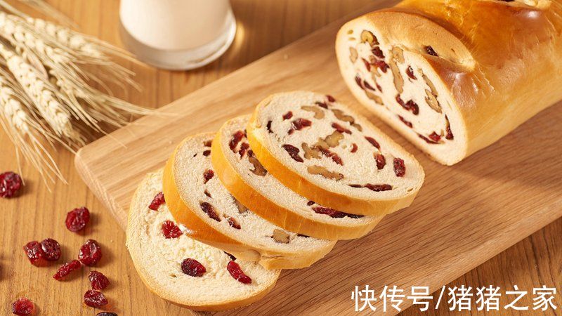 新疆|虽然大列巴来自俄罗斯,但卷果干、加核桃的新疆大列巴更好吃