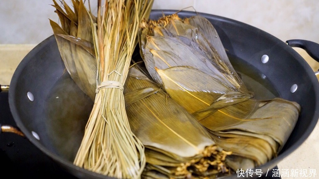 绿油油|端午包粽子,用干粽叶还是鲜粽叶2种区别大,不懂可别乱买