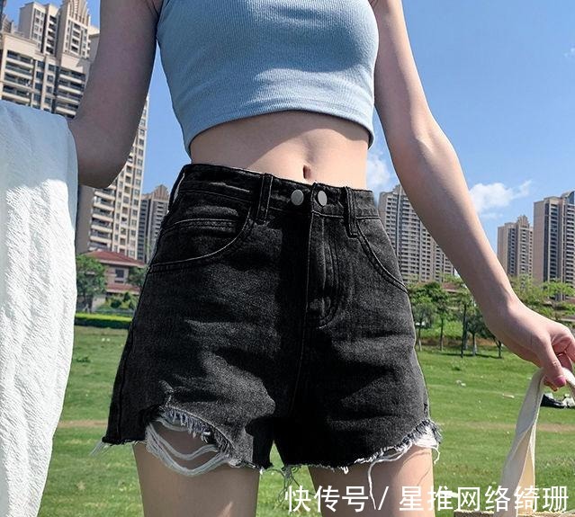 休闲裤|我说媳妇怎么不穿休闲裤了，原来是爱上了牛仔短裤，青春又减龄